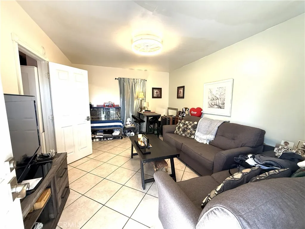 Additional image 32 of 128 Los Angeles, Monrovia, CA 91016