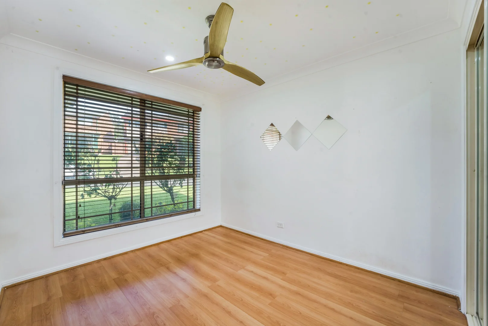 Additional image 11 of 90 Donalbain Circuit, Rosemeadow NSW 2560
