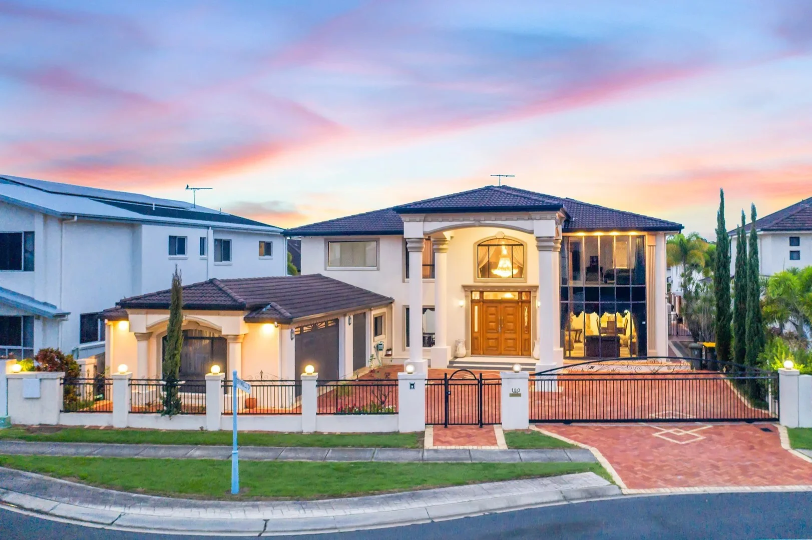180 Hawthorn Circuit, Stretton QLD 4116