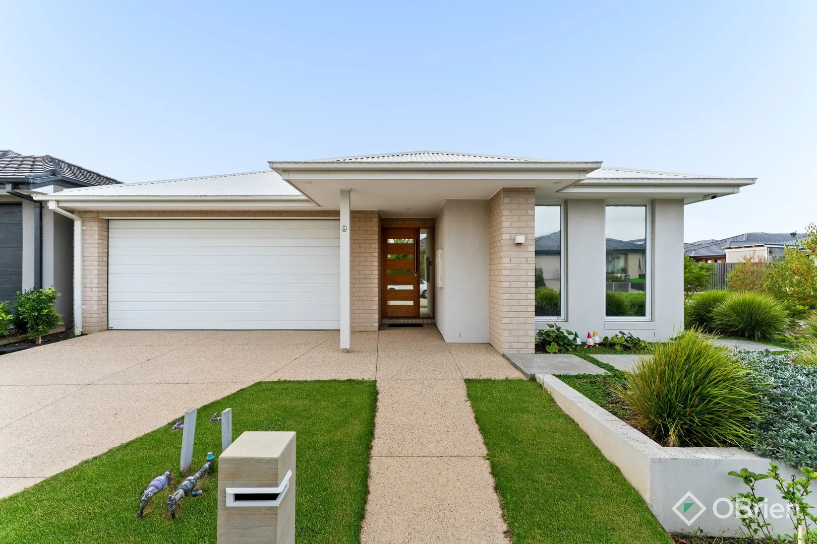 9 Aegean Street, Clyde North VIC 3978