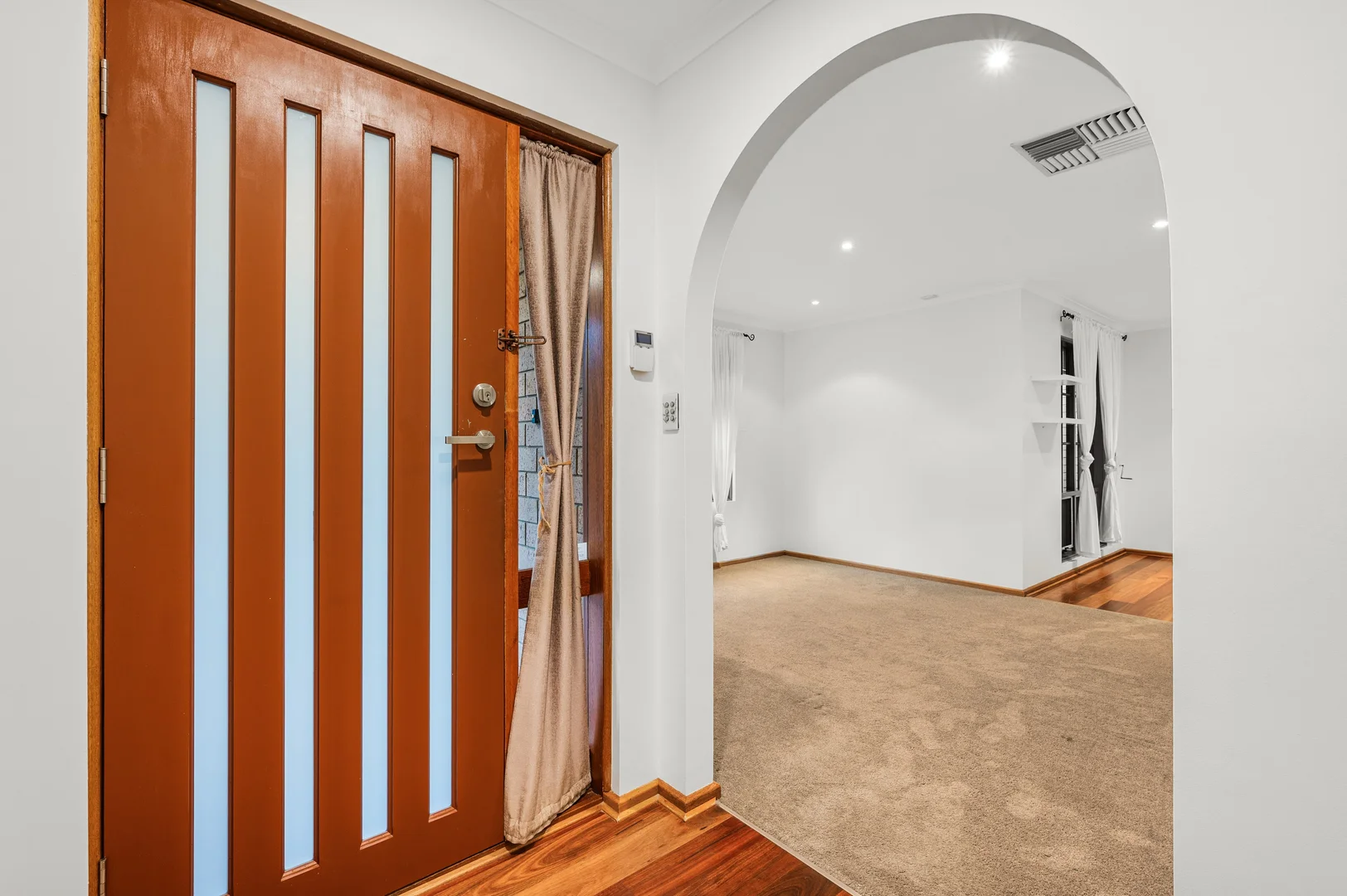 9 Barrdickson Crescent, Happy Valley SA 5159 photo 4