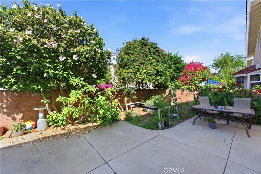 16711 Parthenia Street Unit 2, North Hills, CA 91343