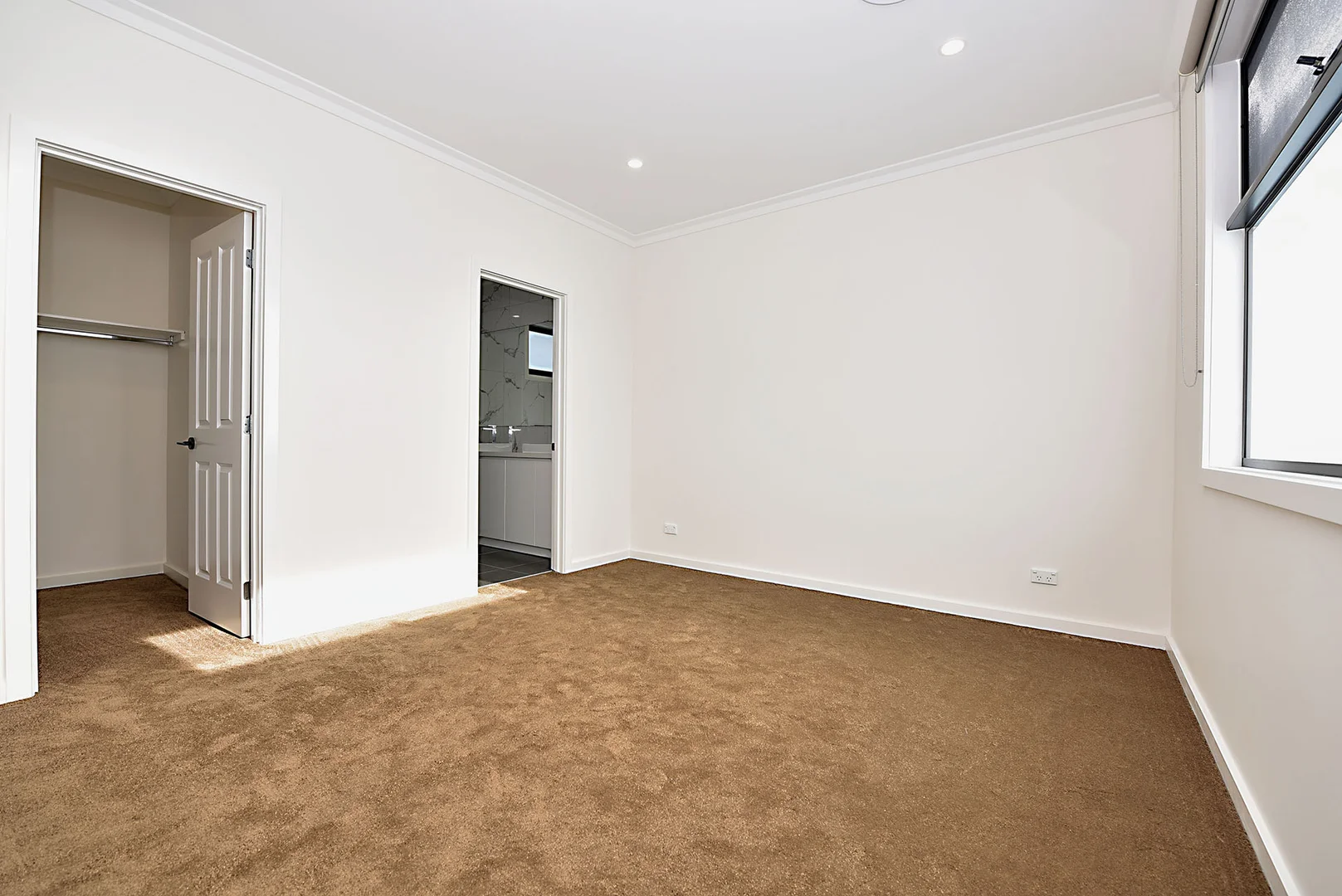 Additional image 4 of 2/398 Springvale Road, Glen Waverley VIC 3150