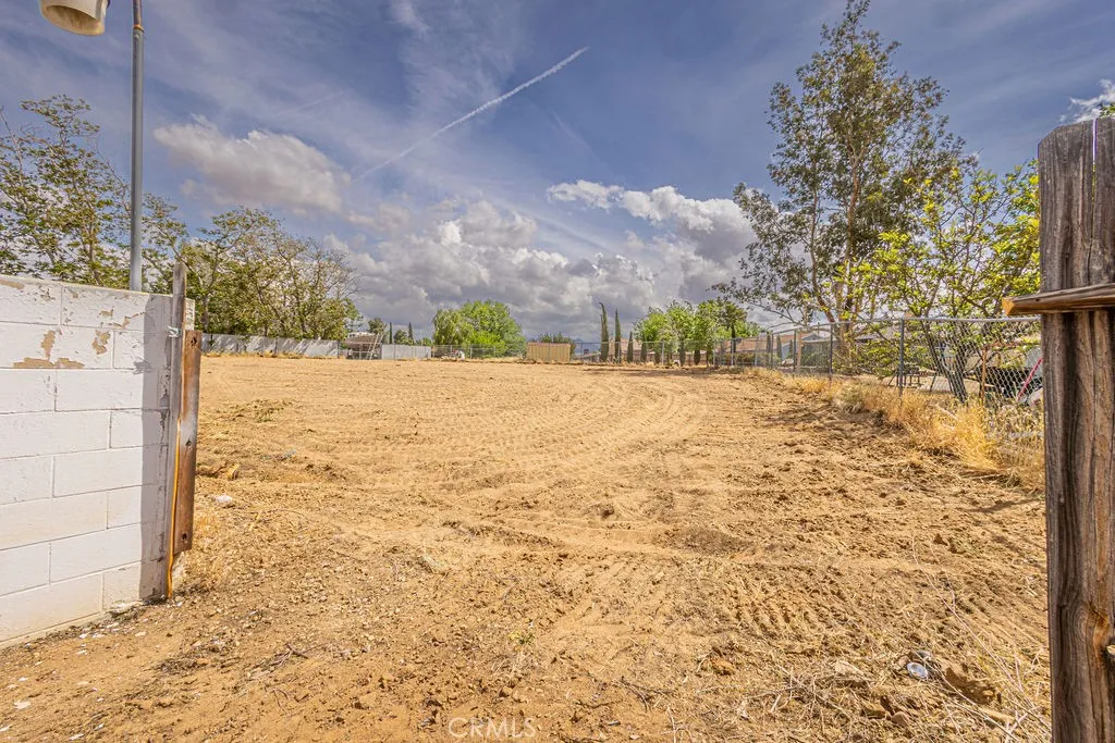 17747 Walnut Street, Hesperia, CA 92345