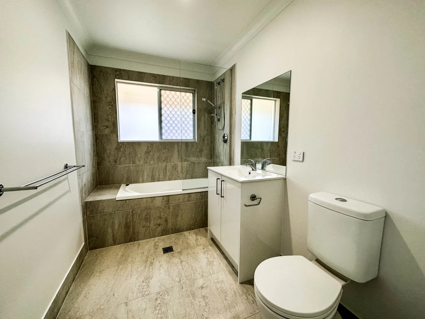Additional image 8 of 20 Snowdonia Crescent, Yarrabilba QLD 4207