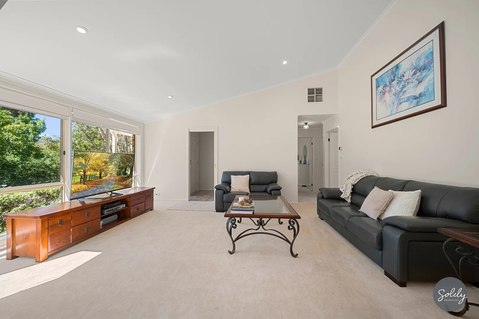 Additional image 5 of 2 Fingleton Crescent, Gordon ACT 2906