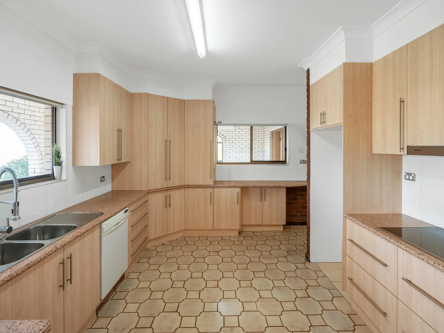 Additional image 2 of 172 Merrigal Street, Griffith NSW 2680