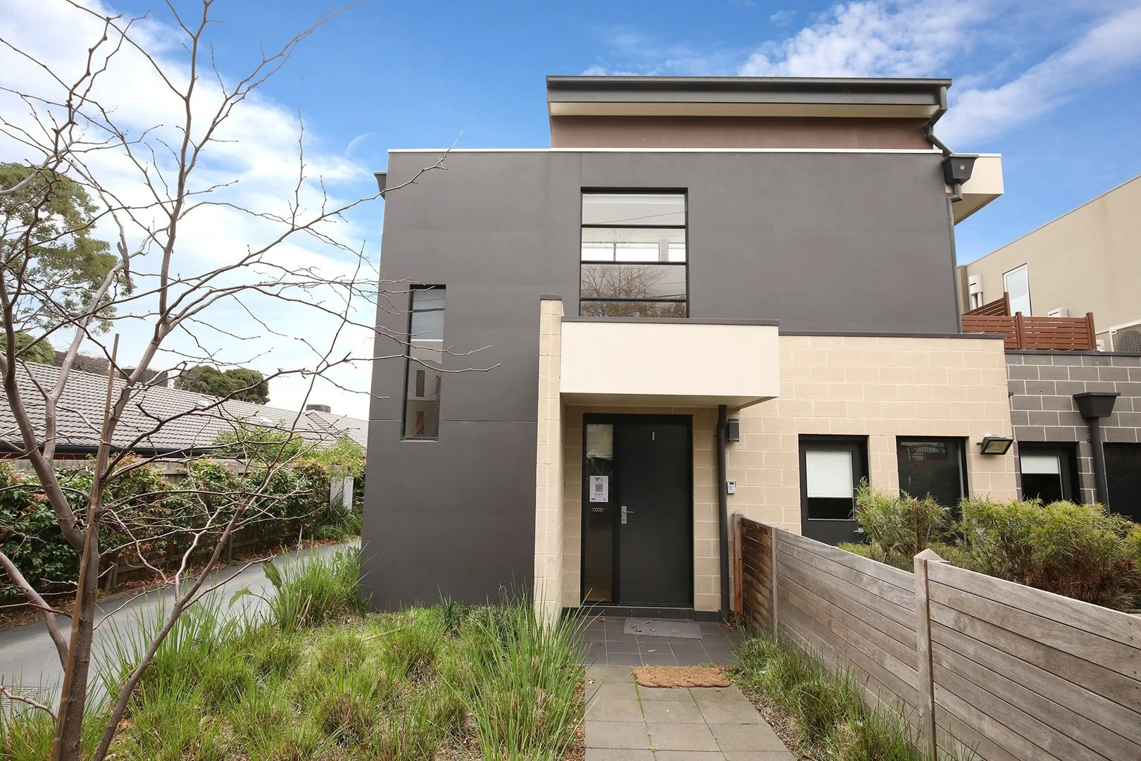 1/90 Thames Street, Box Hill VIC 3128