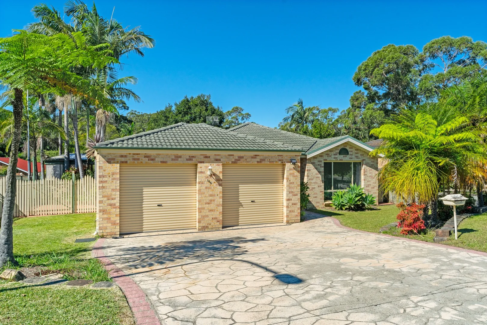 106 Leo Drive, Narrawallee NSW 2539
