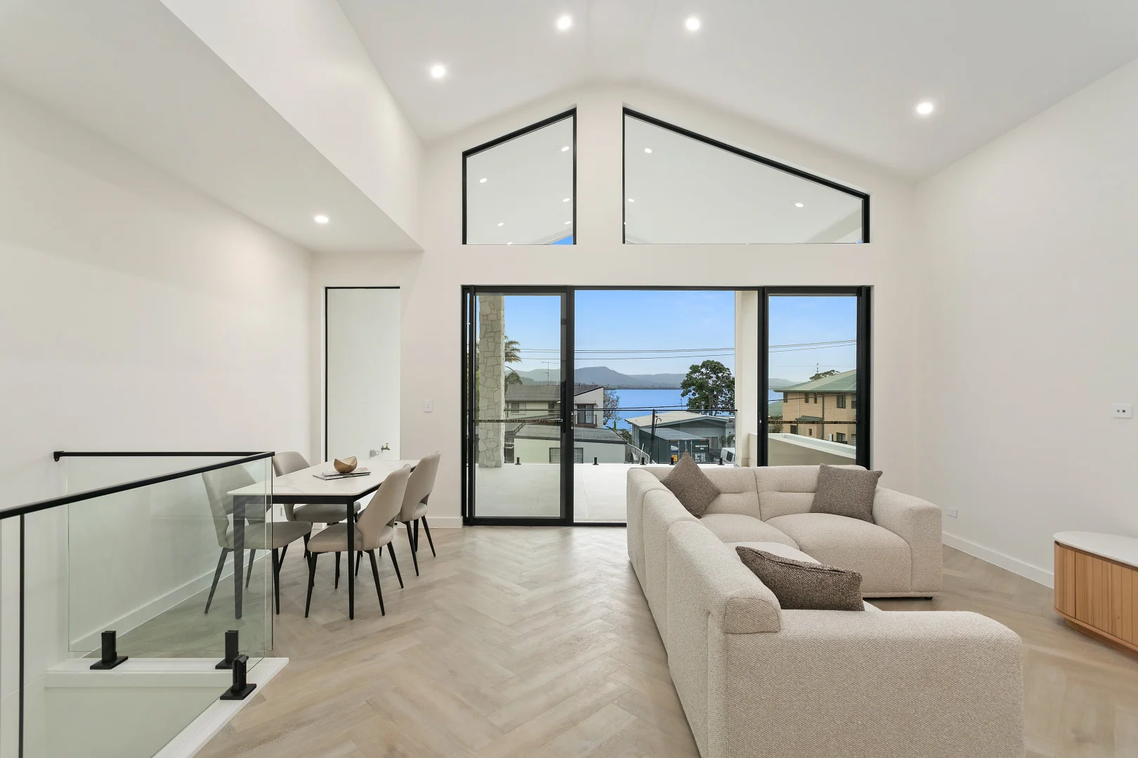 Additional image 4 of 8 Newton Crescent, Oak Flats NSW 2529
