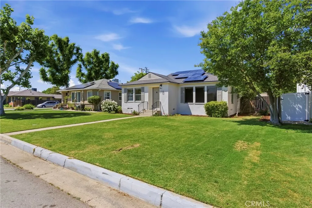 2715 Cedar St, Bakersfield, CA 93301 photo 4