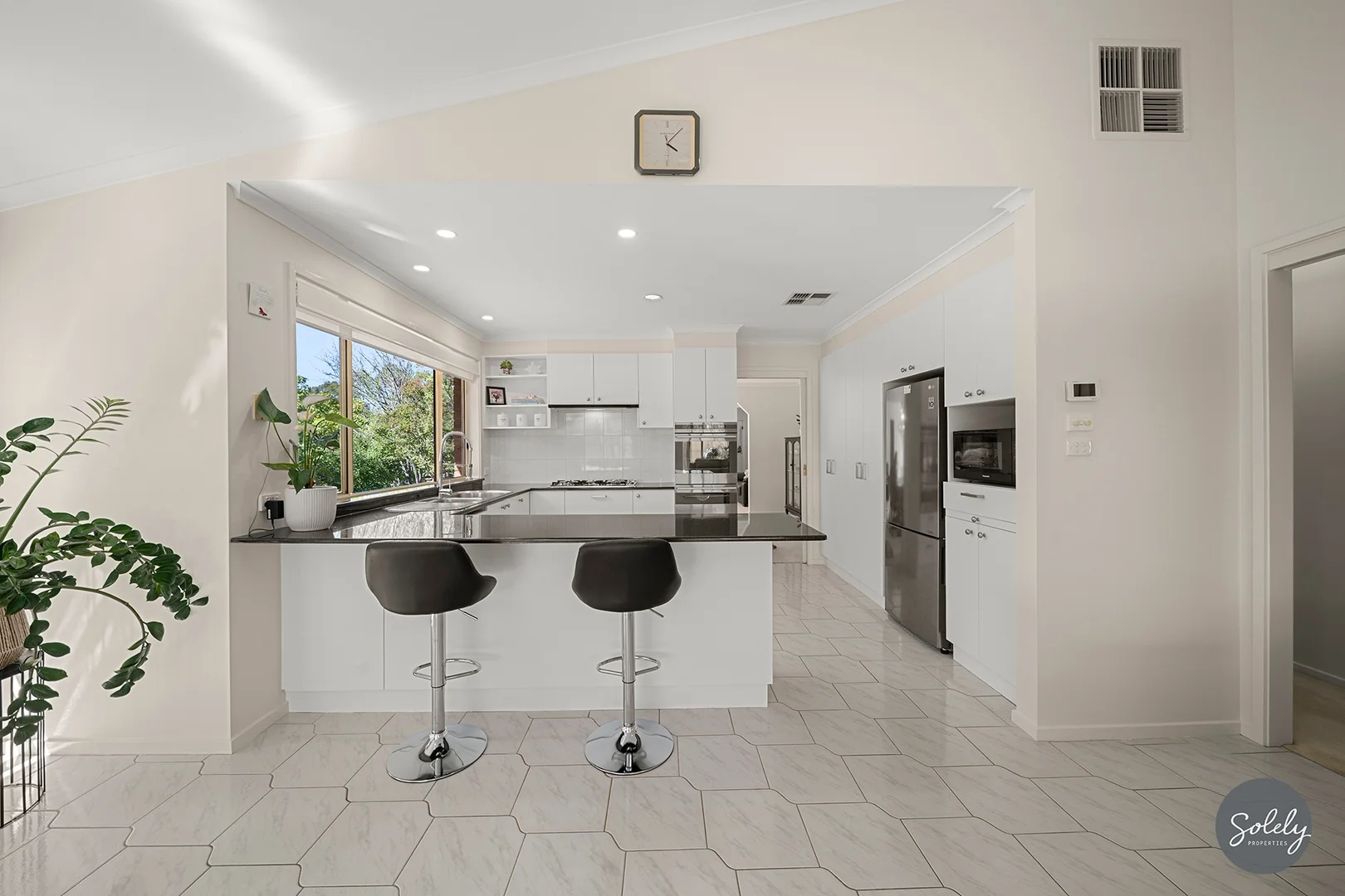 Additional image 12 of 2 Fingleton Crescent, Gordon ACT 2906