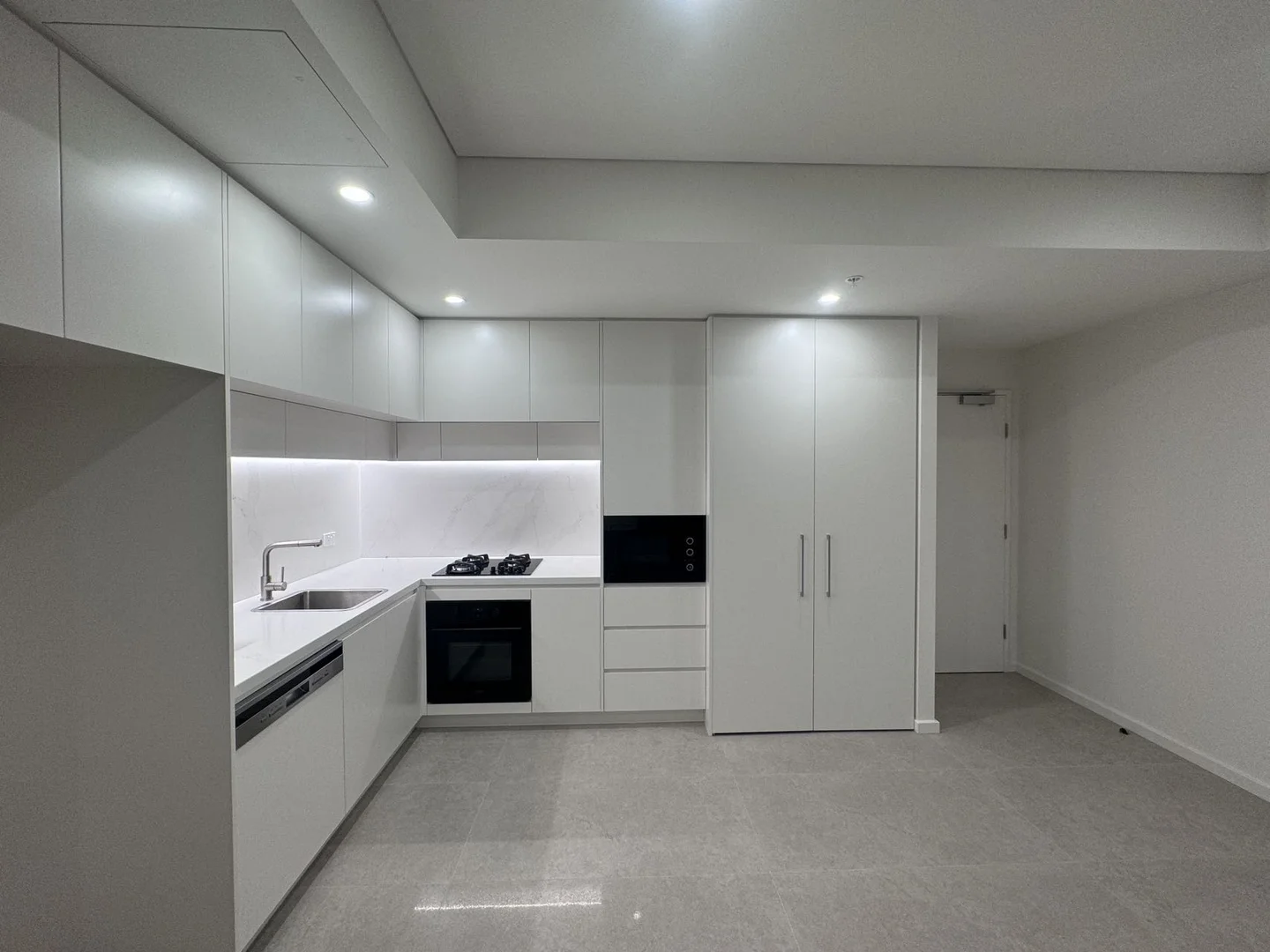 211/8 White Hart Drive, Rouse Hill NSW 2155 photo 2