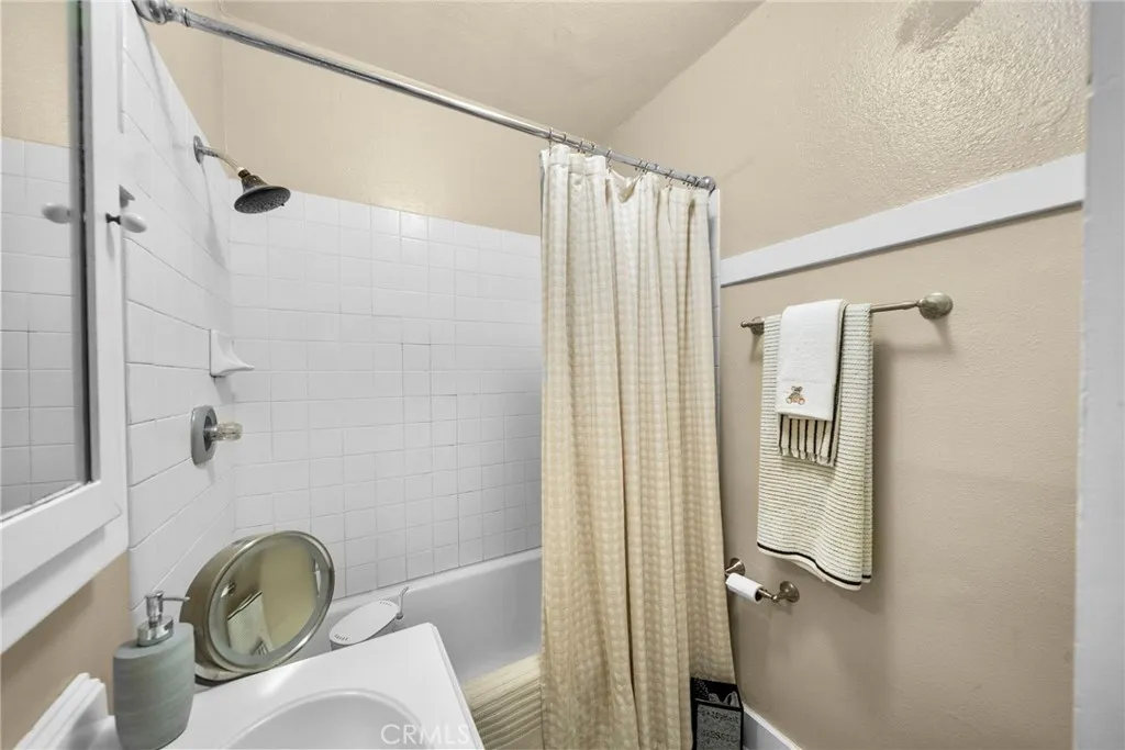 Additional image 13 of 17518 Los Alimos St, Granada Hills, CA 91344
