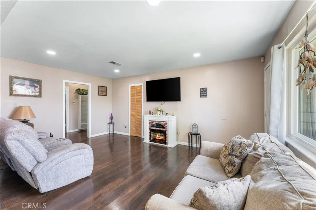 Additional image 4 of 45370 Elm Ave, Lancaster, CA 93534