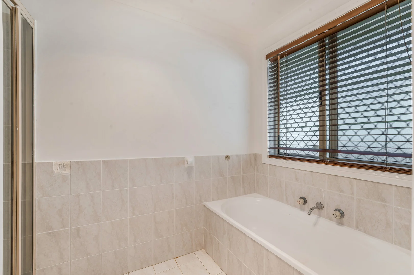Additional image 15 of 90 Donalbain Circuit, Rosemeadow NSW 2560