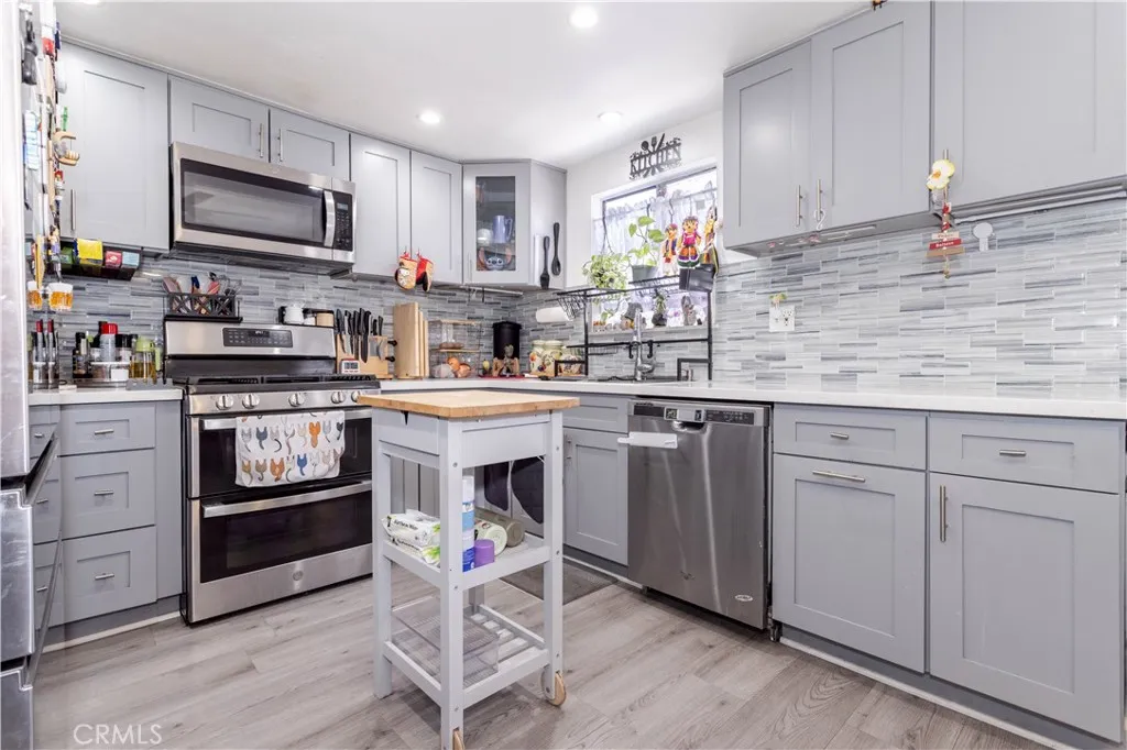 Additional image 8 of 14325 Terra Bella St, Panorama City, CA 91402