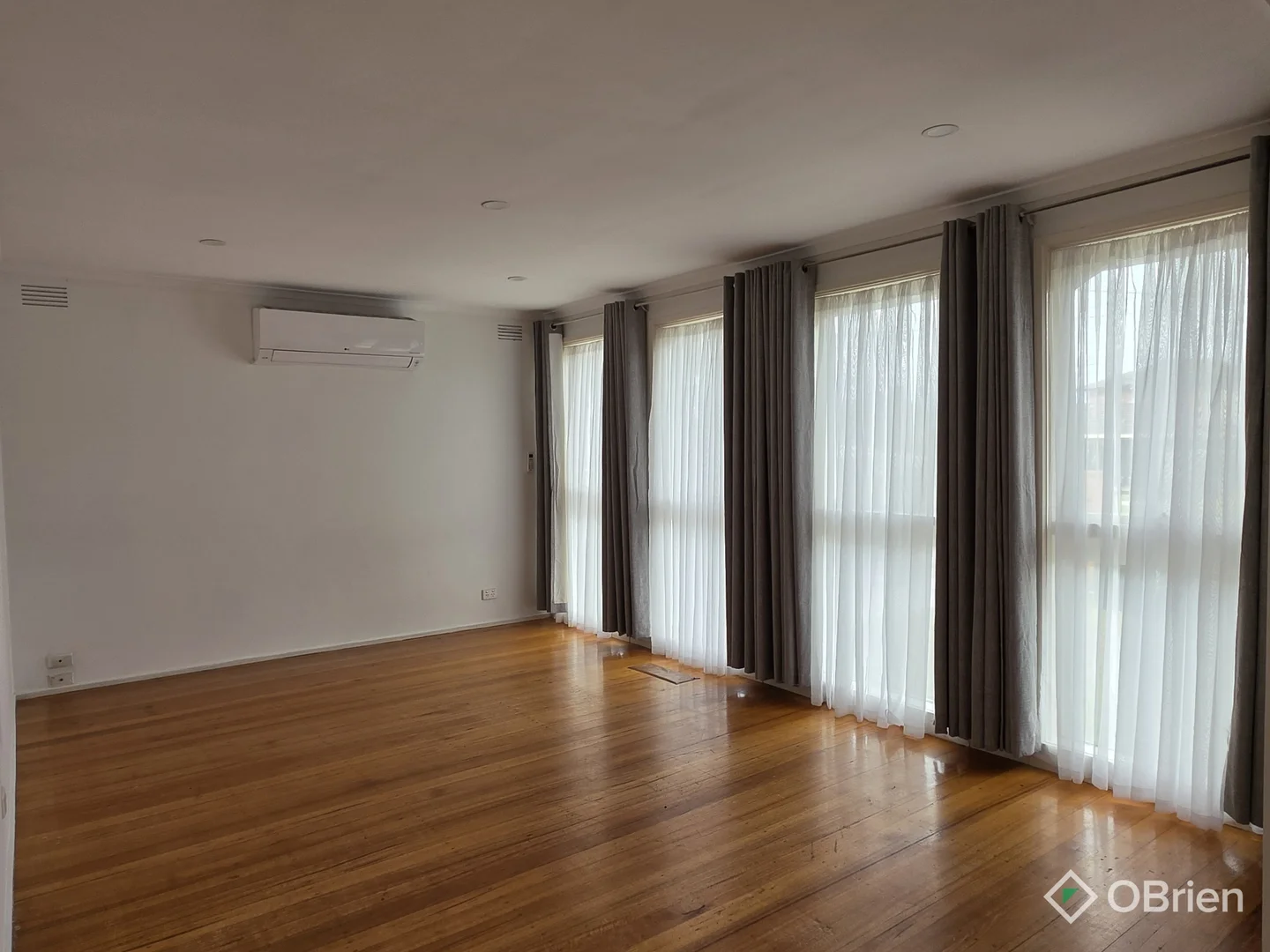 24 Davitt Drive, Deer Park VIC 3023 photo 3