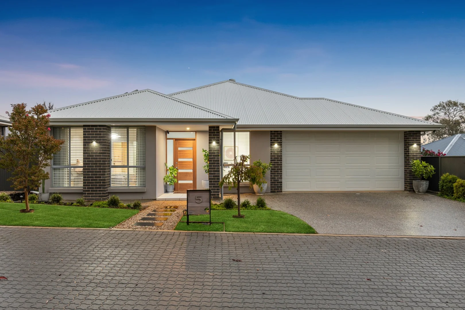 5 Honeysuckle Way, Mount Barker SA 5251