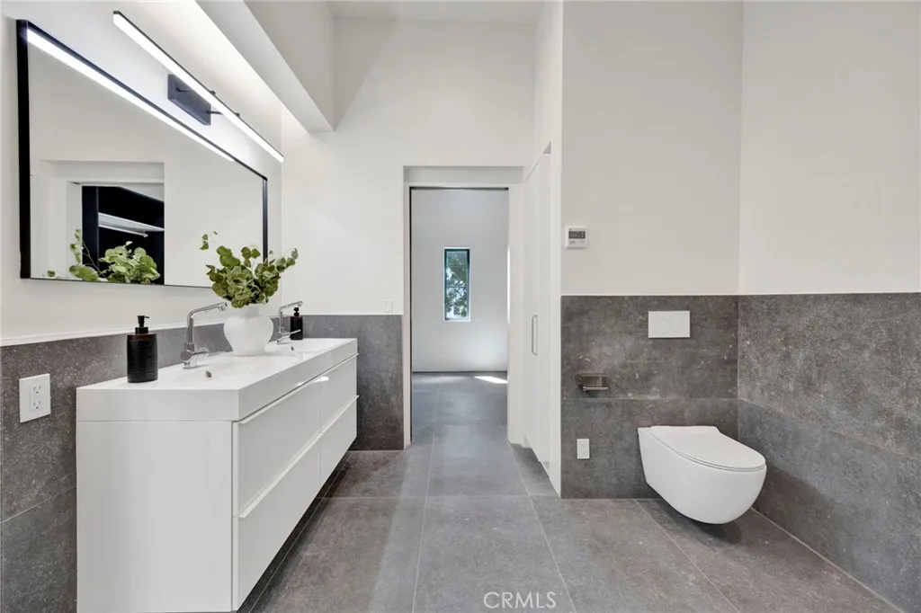 Additional image 101 of 325 W Grandview Avenue, Sierra Madre, CA 91024