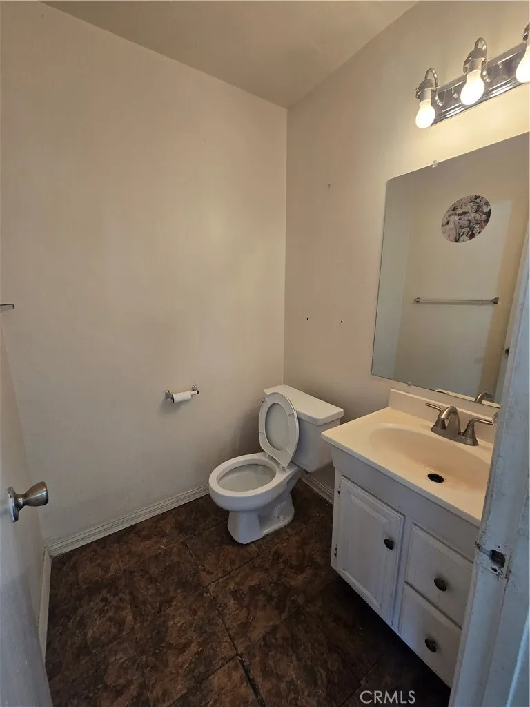 Additional image 50 of 700 W La Veta Ave Unit J6, Orange, CA 92868