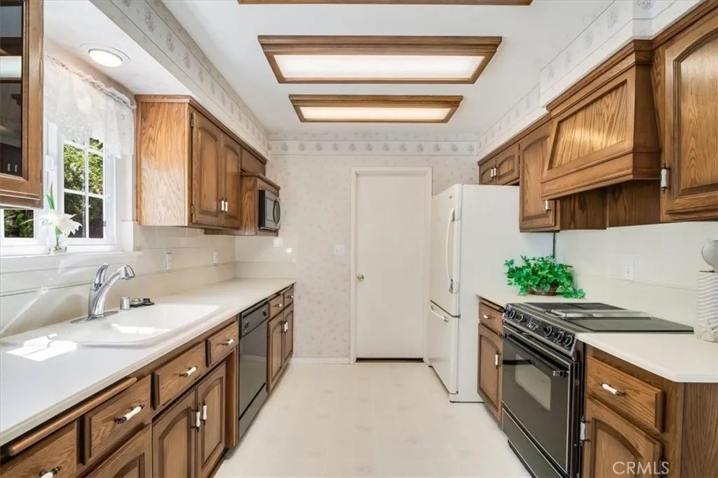 Additional image 28 of 416 S Hawthorne St, Lompoc, CA 93436