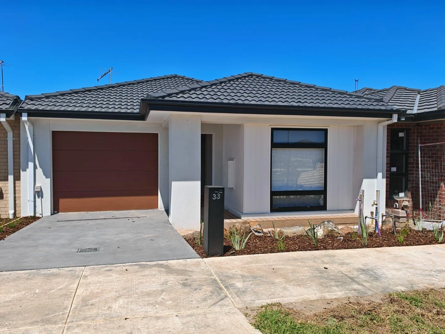 33 Tolkien Drive, Mambourin VIC 3024
