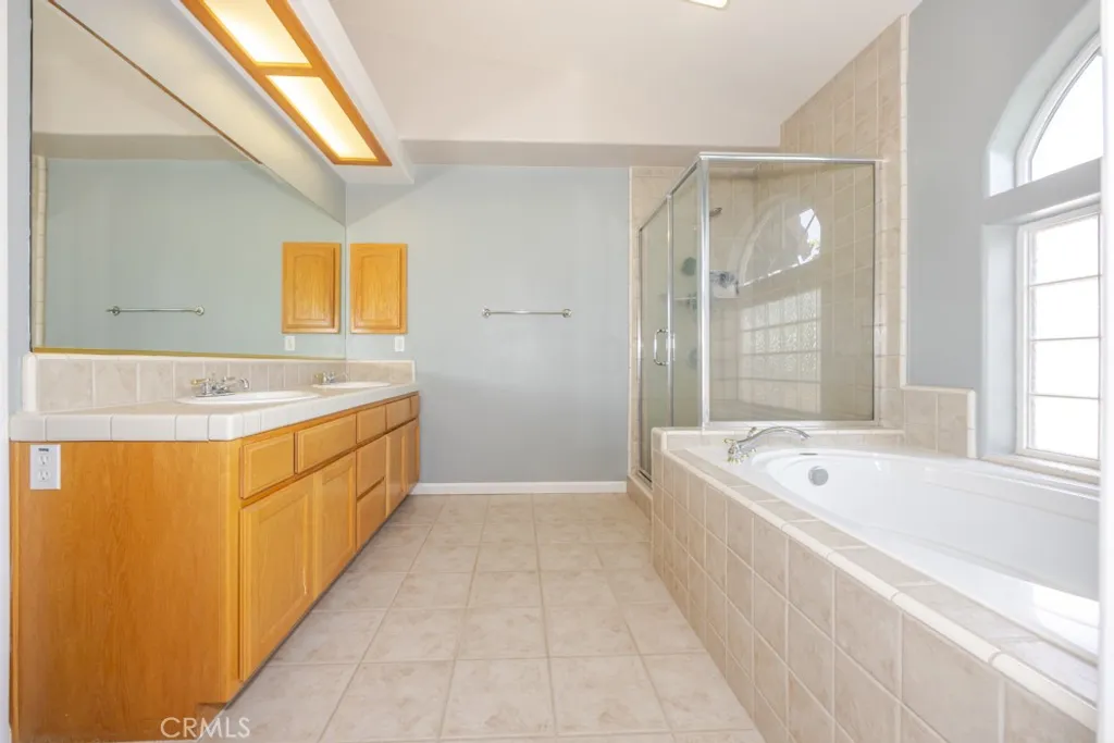 Additional image 15 of 7084 Aster Rd, Oak Hills, CA 92344