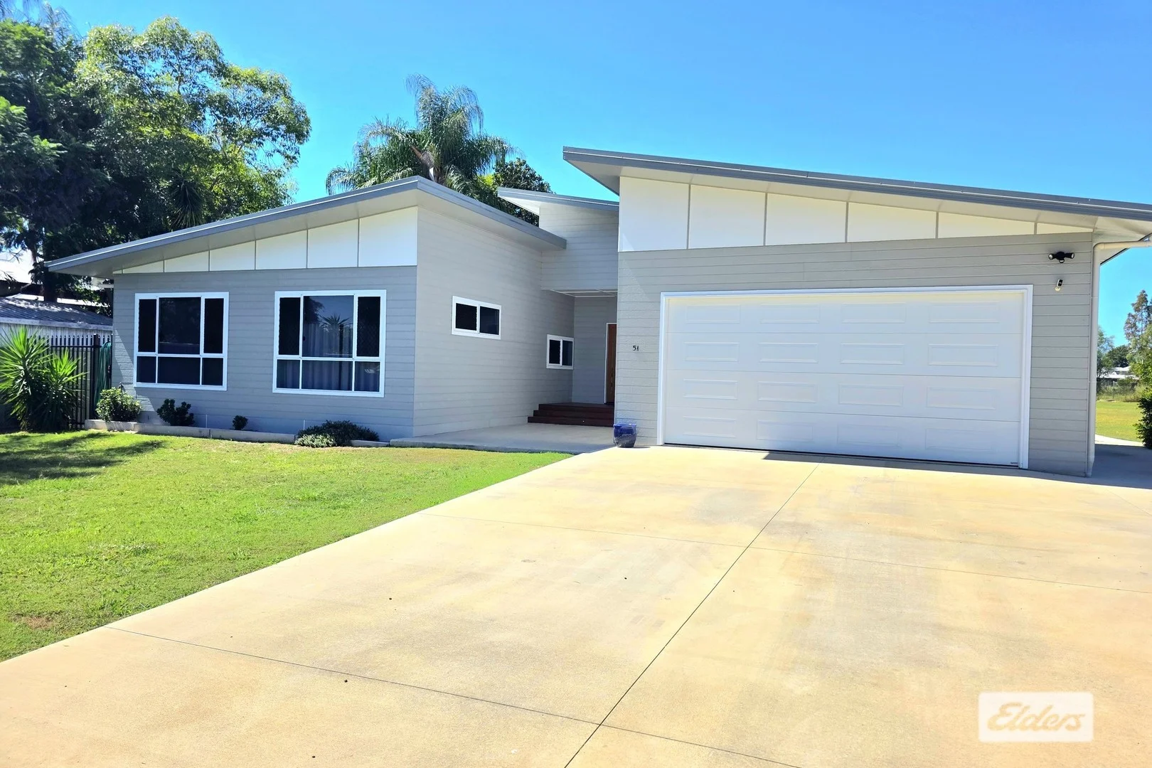 51 Windmill Road, Chinchilla QLD 4413