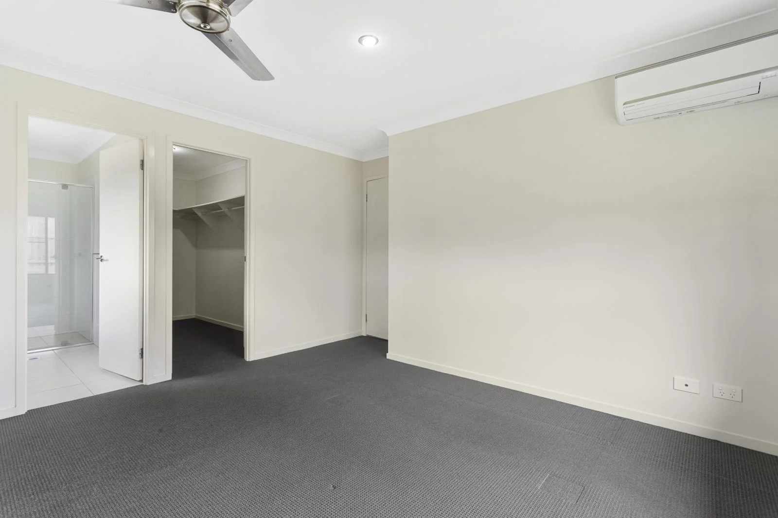 31 Poppy Crescent, Springfield Lakes QLD 4300 photo 4