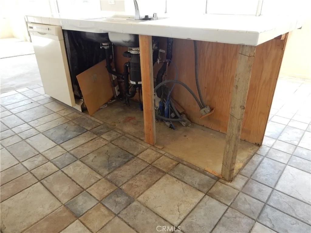 Additional image 75 of 2819 W Calle Celeste Dr, Rialto, CA 92377
