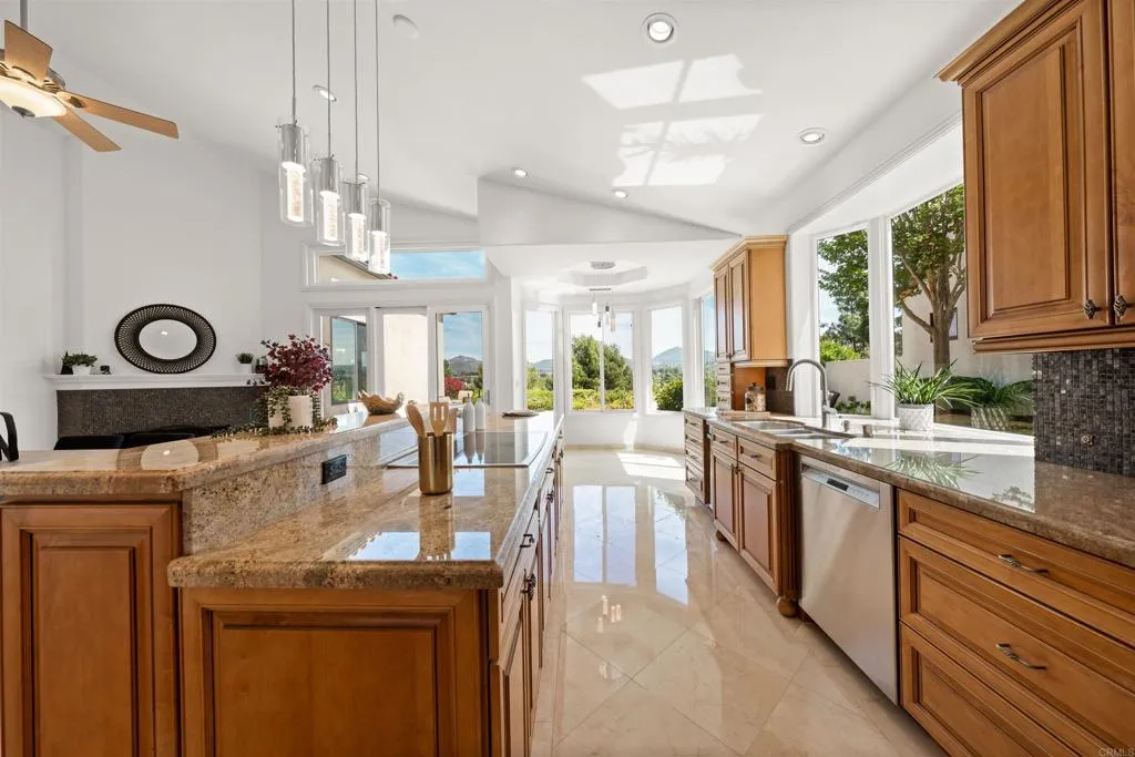 Additional image 25 of 12055 Tretagnier Circle, Rancho Bernardo (San Diego), CA 92128