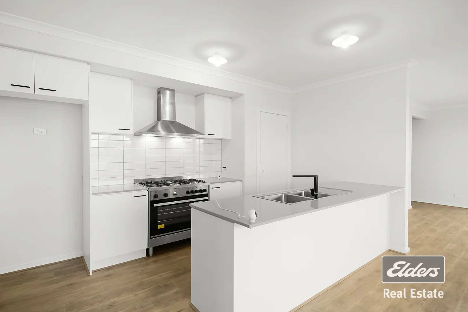 30 Crowlands Circuit, Eynesbury VIC 3338 photo 4
