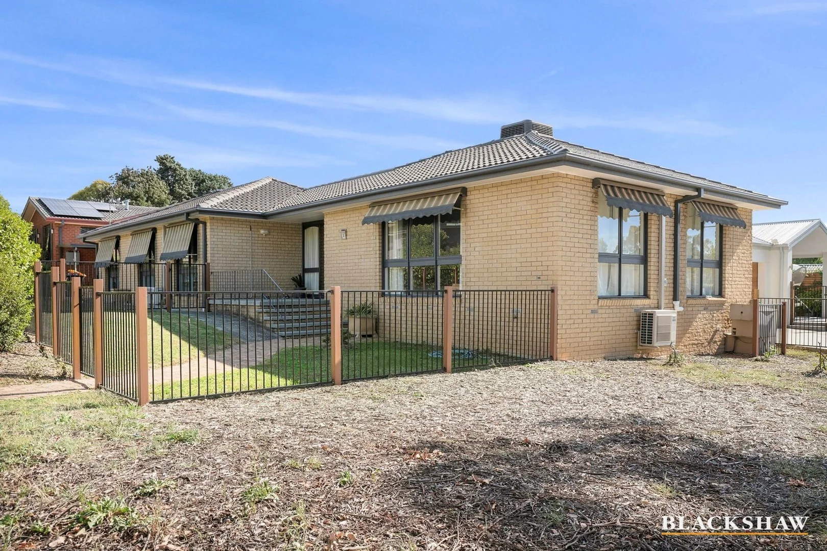 2 Dyer Place, Wanniassa ACT 2903