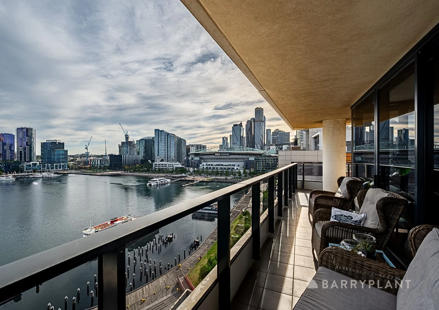 124/55 Victoria Harbour Promenade, Docklands VIC 3008