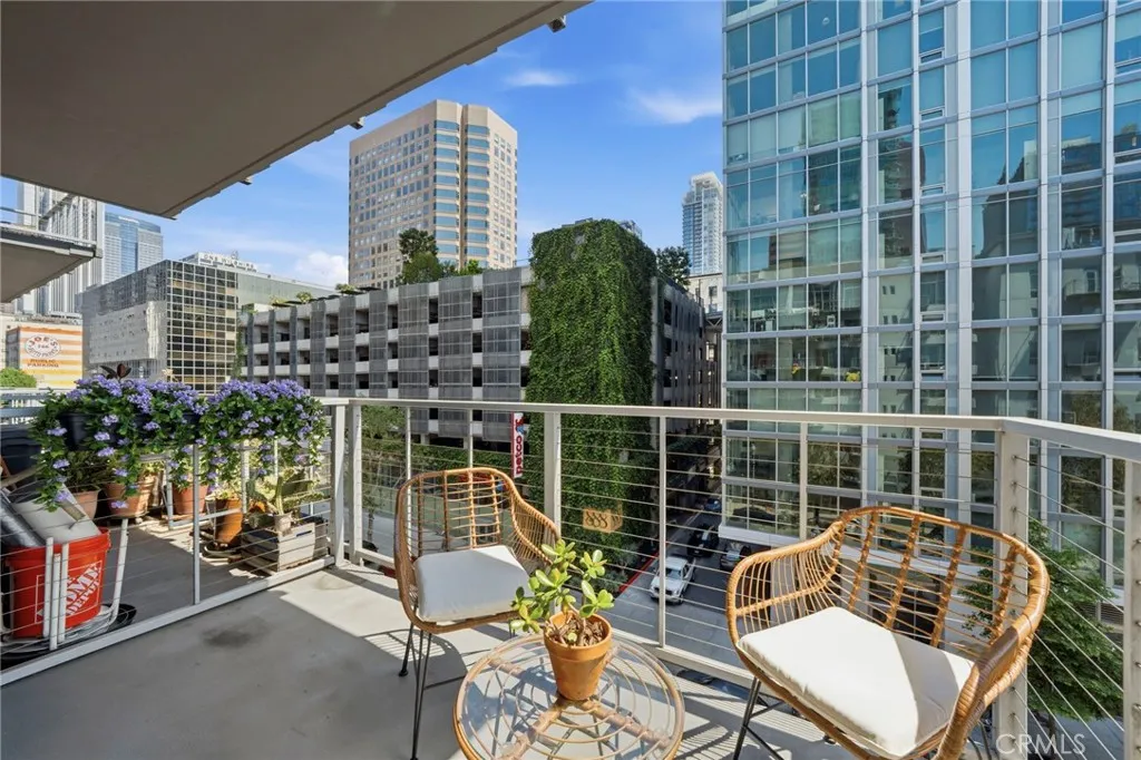 Additional image 39 of 645 W 9th St #424, Los Angeles, CA 90015