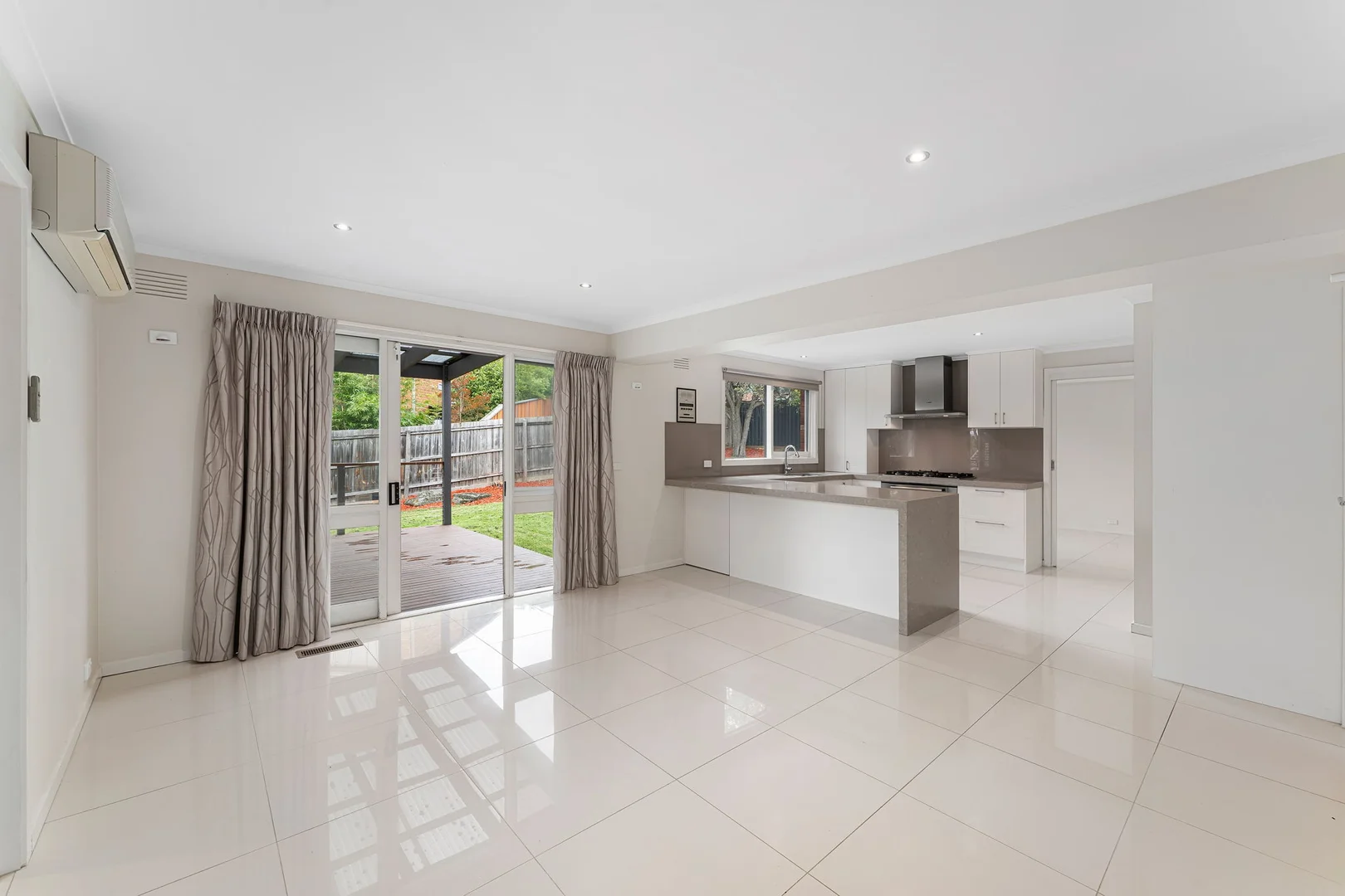 10 Moonbria Way, Templestowe VIC 3106 photo 3