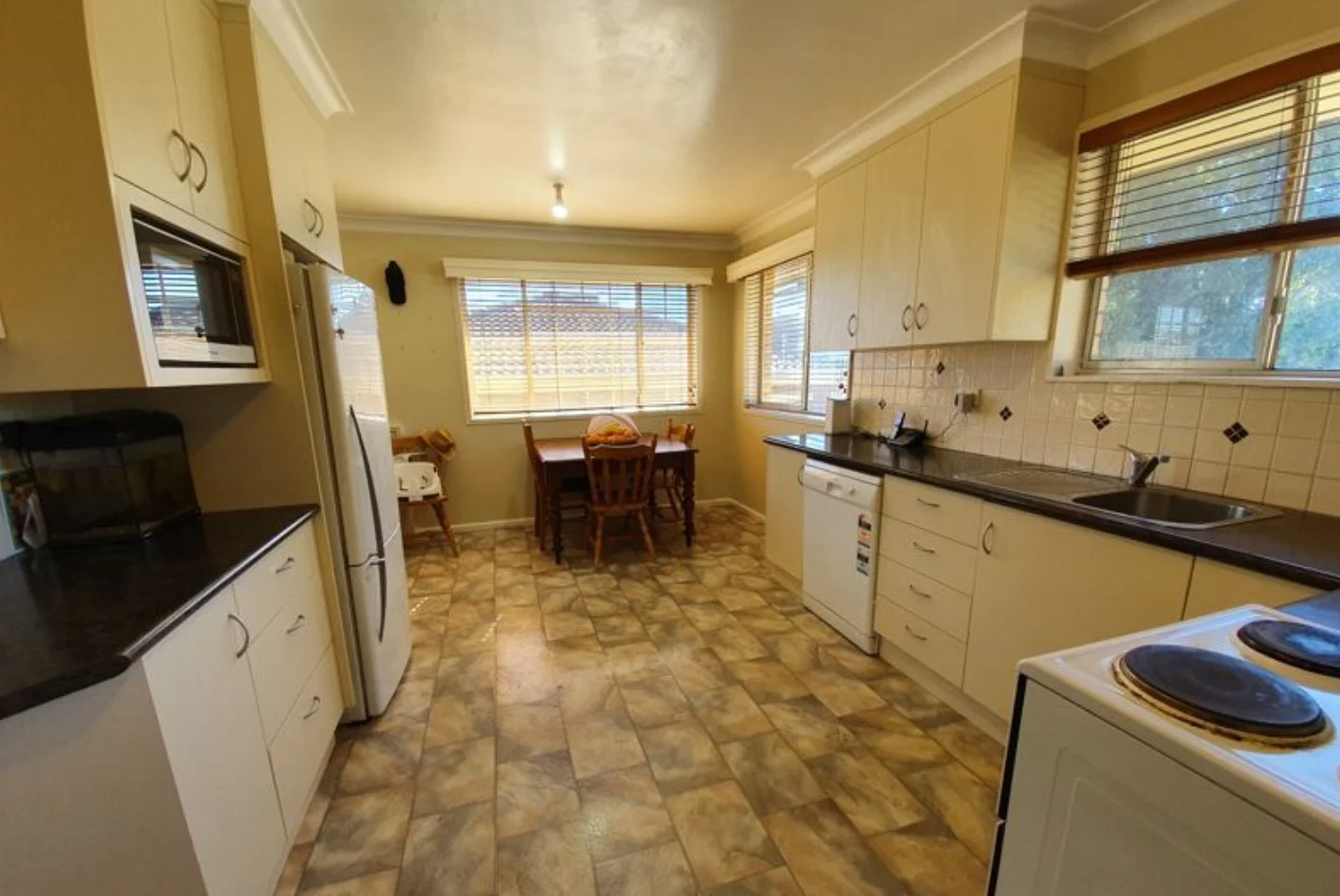Additional image 2 of 43 Croydon Avenue, Tamworth NSW 2340