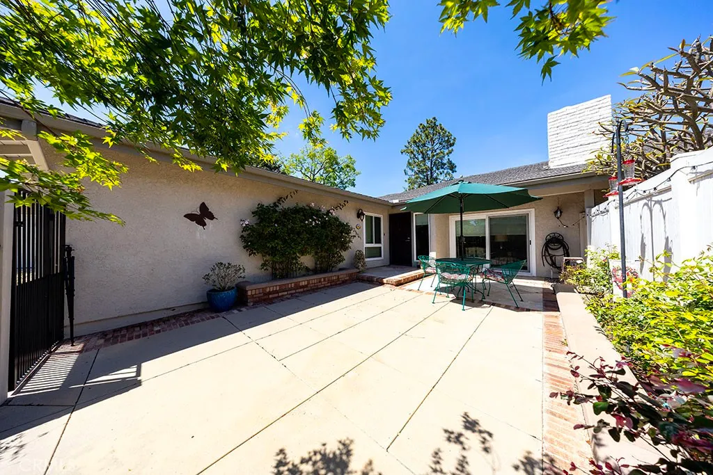 2921 Persimmon Pl, Fullerton, CA 92835 photo 3