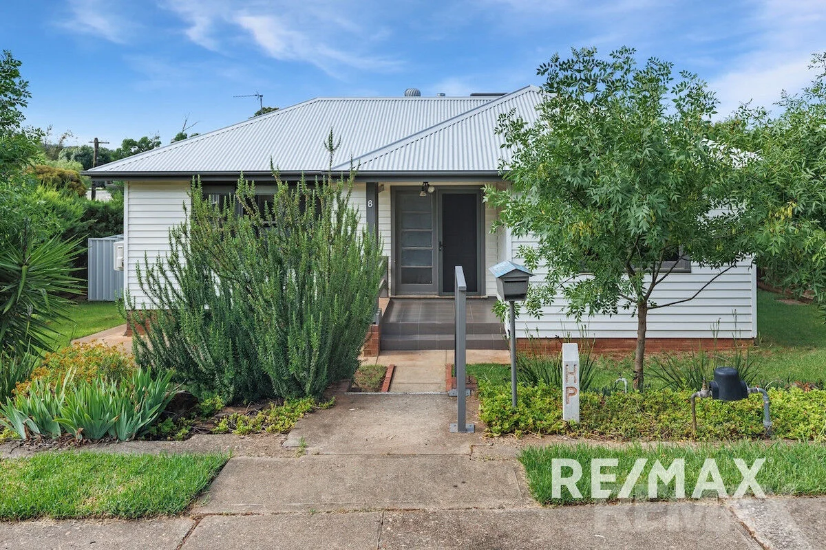 8 Condon Avenue, Mount Austin NSW 2650