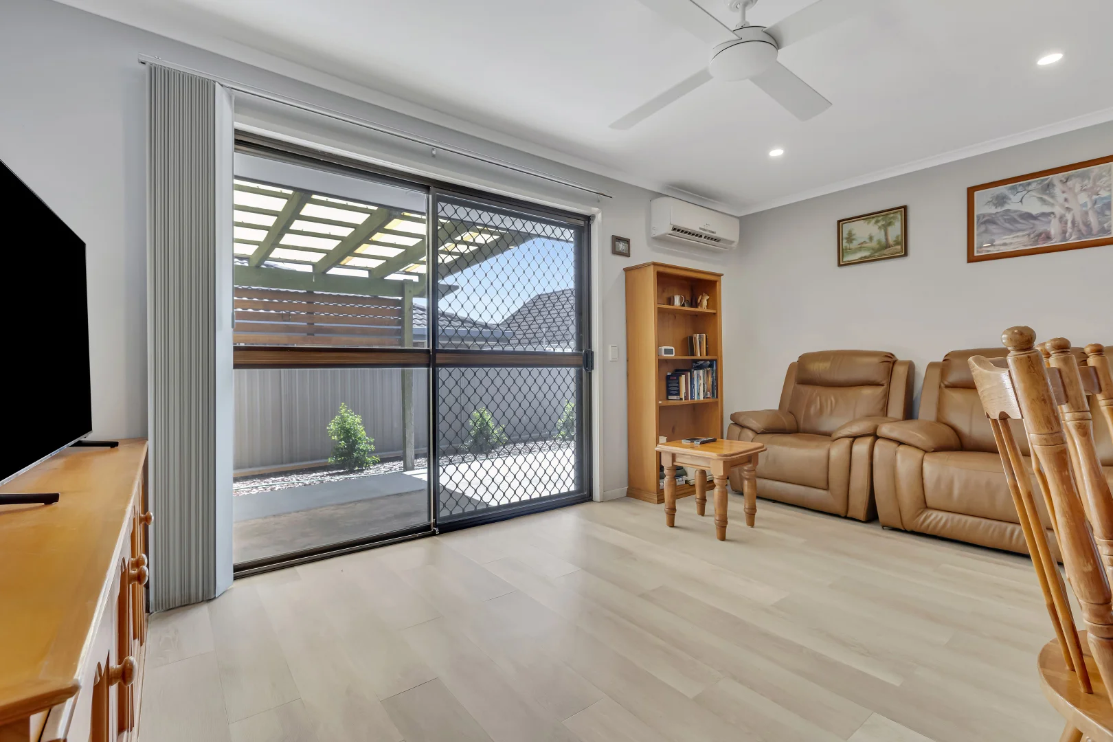 2/55 Government Road, Labrador QLD 4215 photo 5