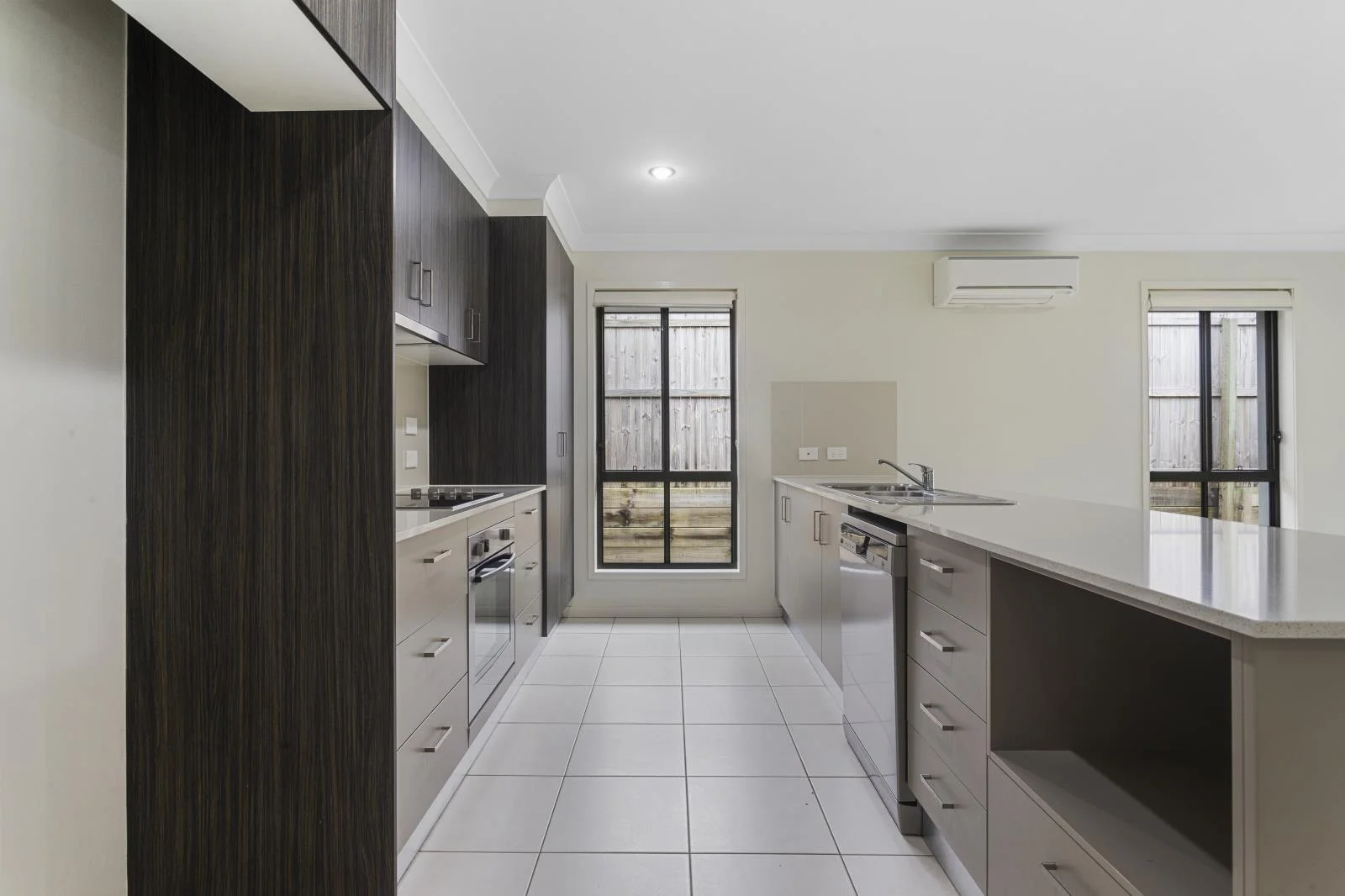 31 Poppy Crescent, Springfield Lakes QLD 4300 photo 3
