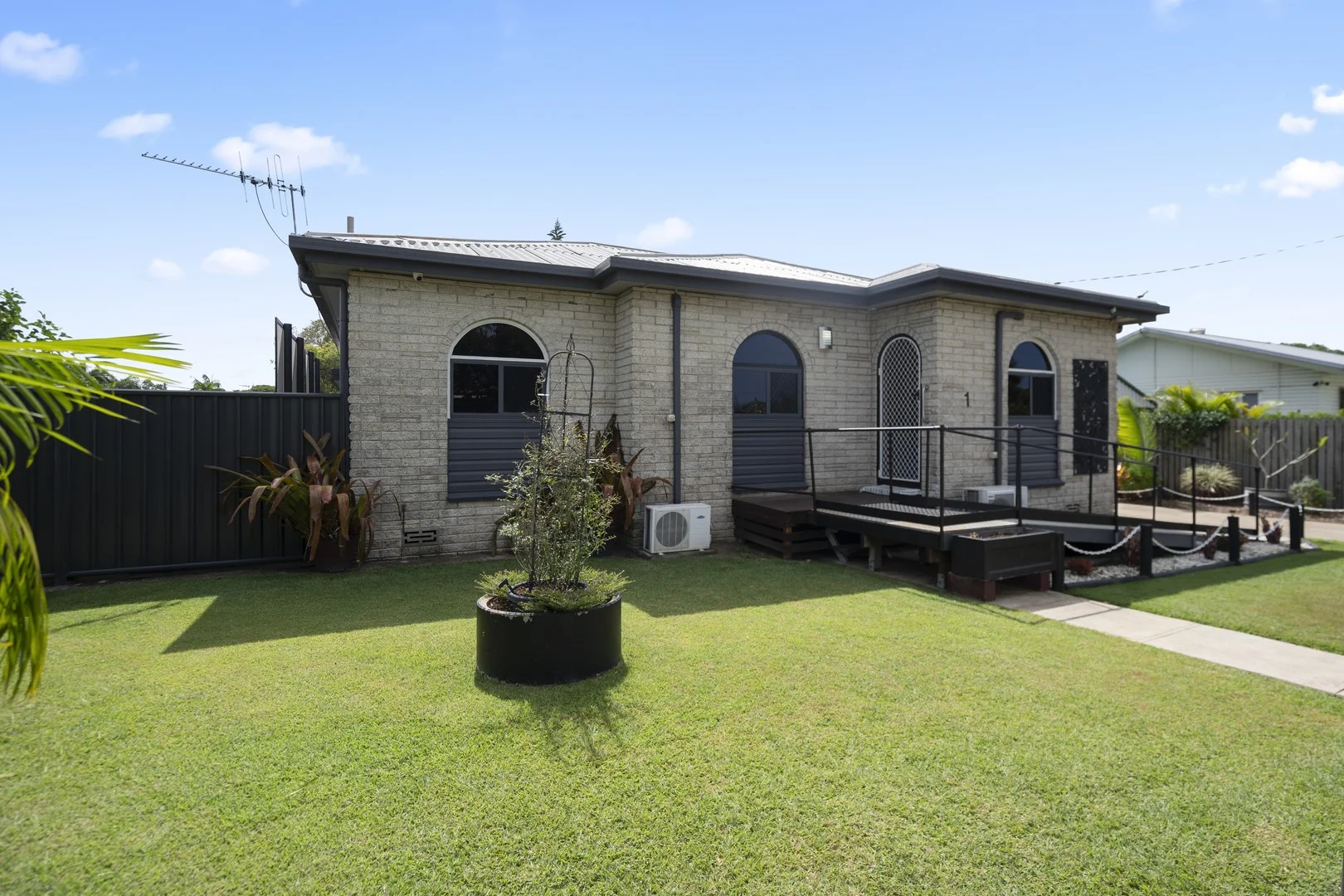 1 Alice Street, Walkervale QLD 4670