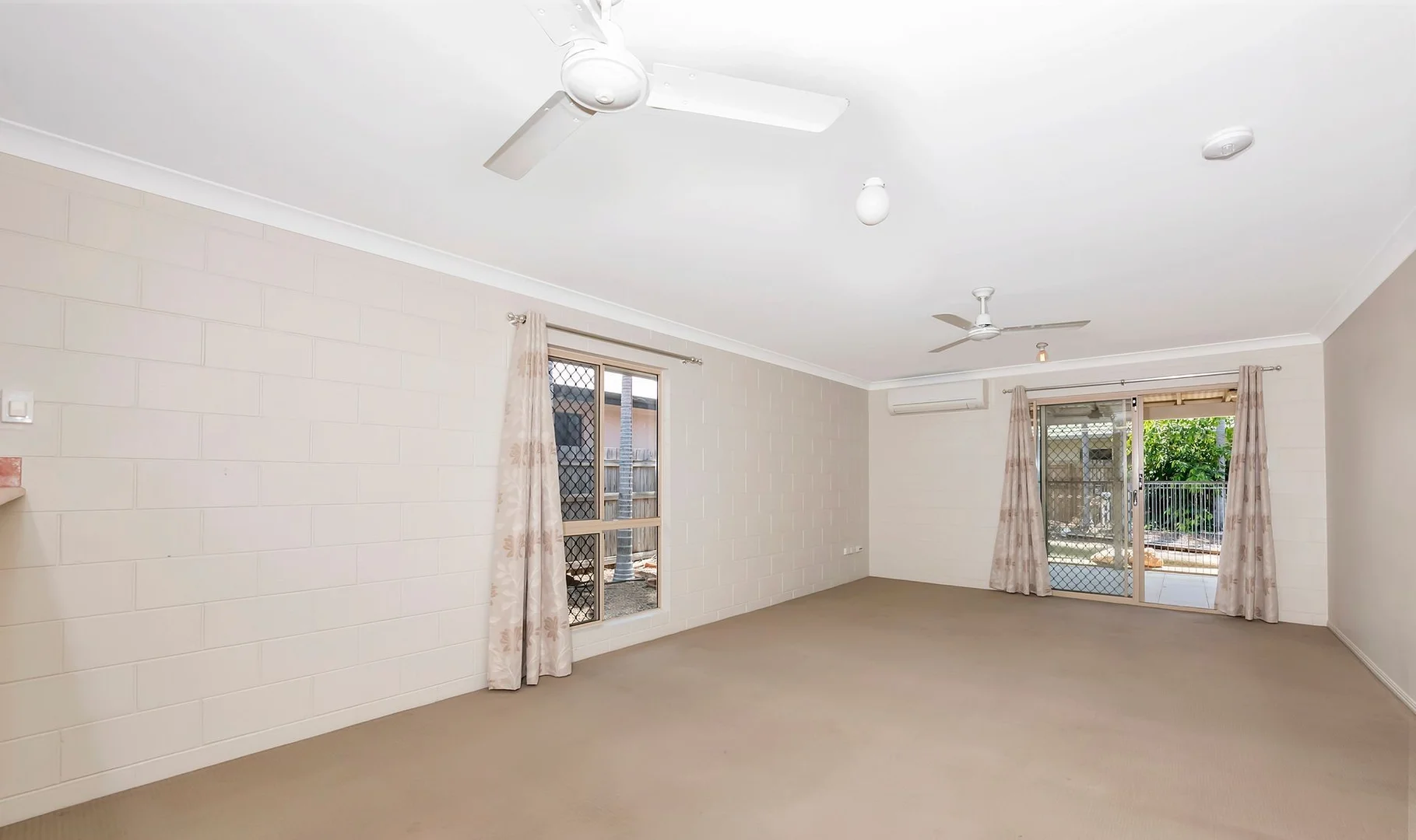 35 Templeton Crescent, Douglas QLD 4814 photo 5