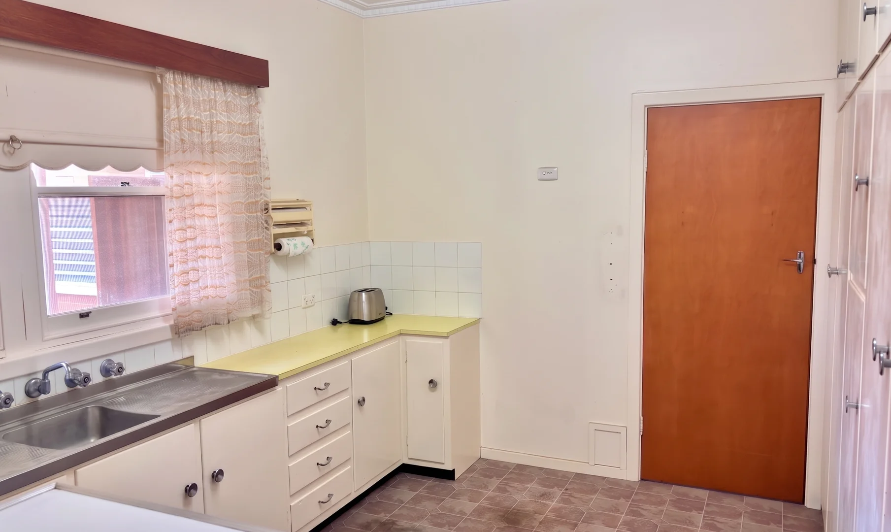Additional image 4 of 2 Philip Avenue, Bordertown SA 5268