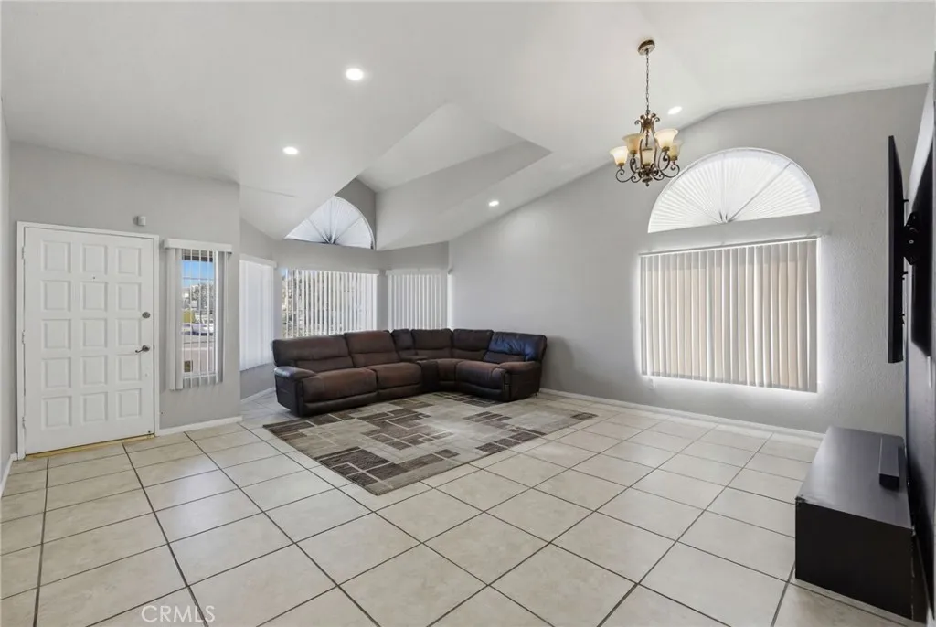 Additional image 3 of 16488 Mountain Street, Lake Elsinore, CA 92530