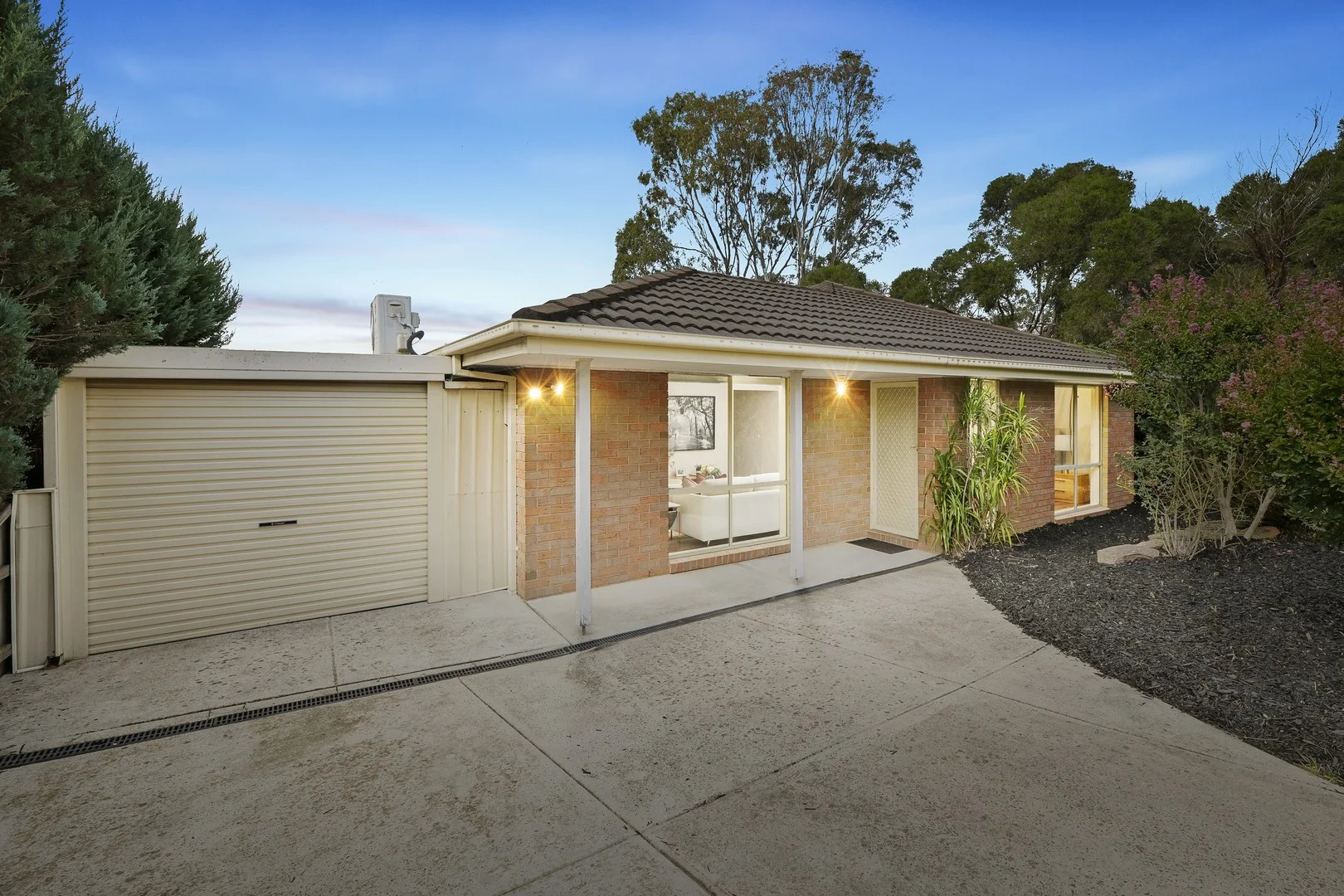 16 Redwood Avenue, Hampton Park VIC 3976