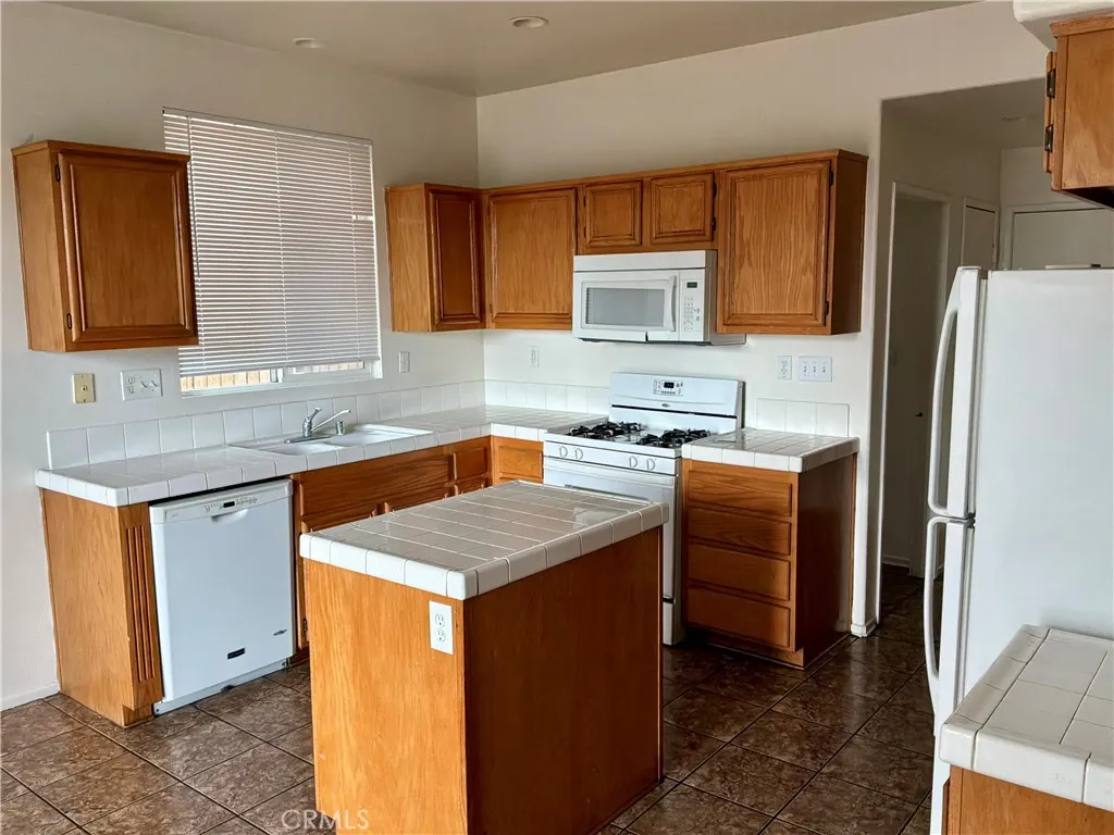 Additional image 13 of 13748 Sunshine, Victorville, CA 92394