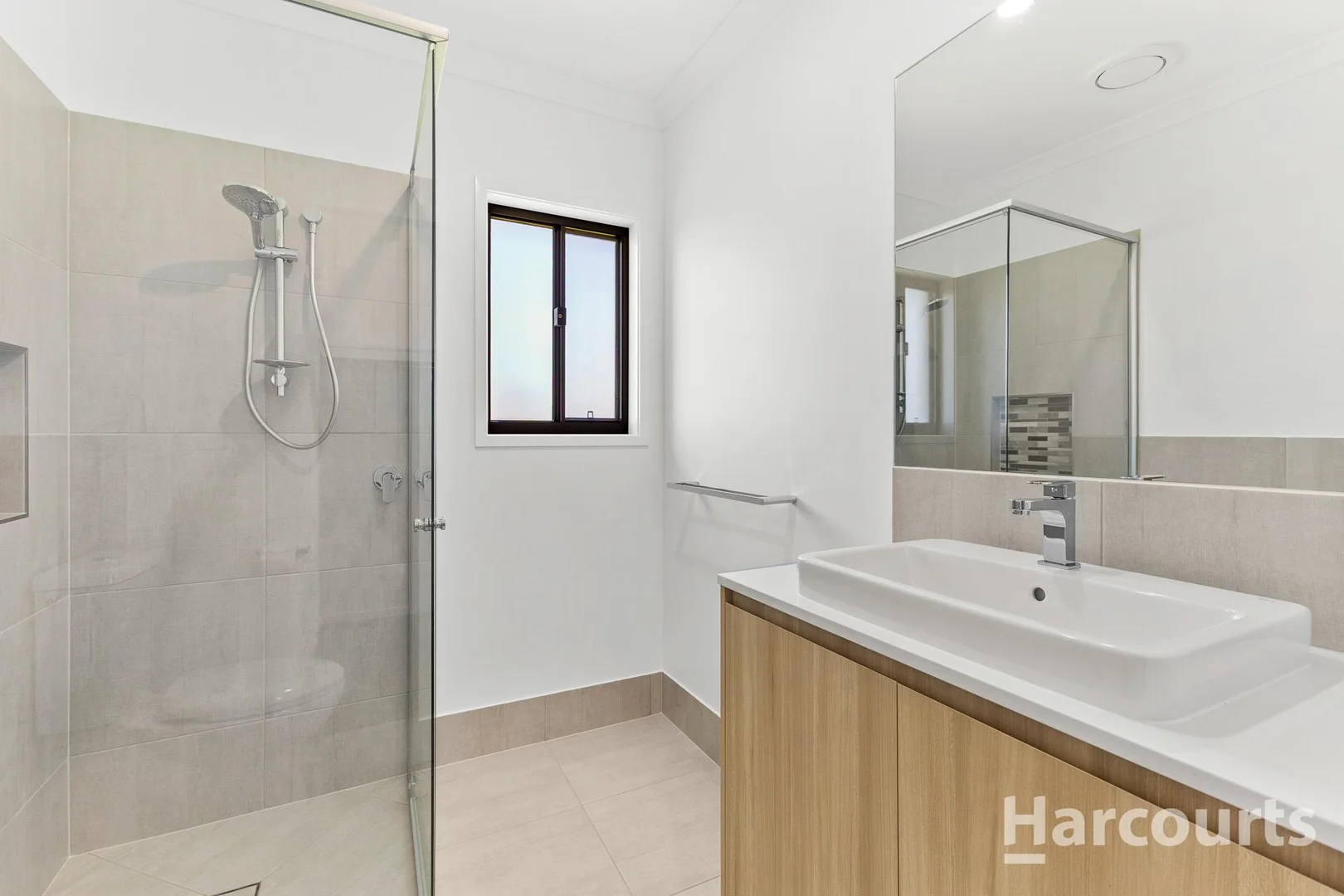 Additional image 12 of 4 Golf View Drive, Coral Cove QLD 4670