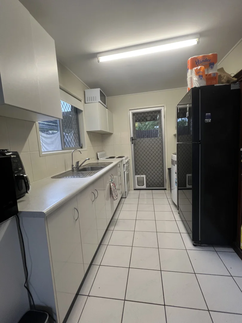 Additional image 6 of 1/12 Petrel Street, Slade Point QLD 4740